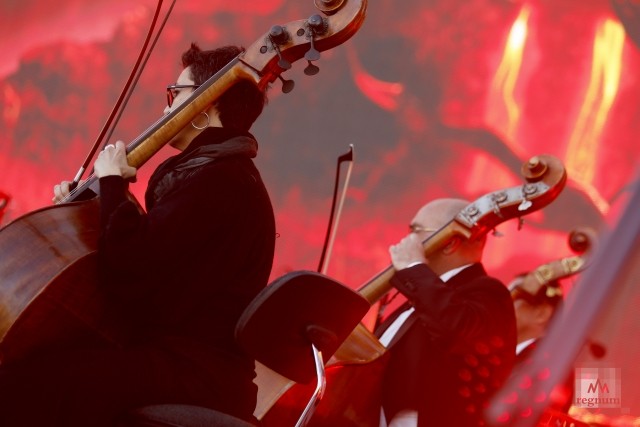 Музыканты симфонического оркестра Петруцелли 