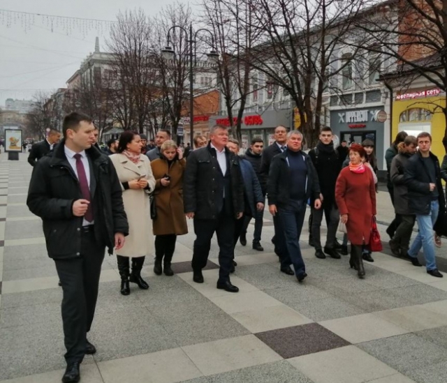 В Саратове Председатель Государственной Думы Вячеслав Володин осмотрел проспект Кирова после реконструкции 