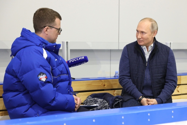 Президент России Владимир Путин во время интервью телеканалу «Россия»