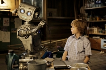 Робот и ребёнок. Цитата из к/ф «Мой друг робот». Реж. Вольфганг Гроос. 2016. Германия – Бельгия