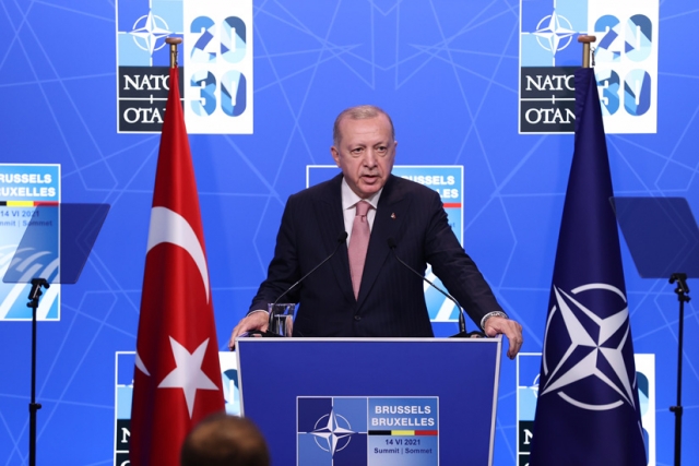 Президент Турции Реджеп Тайип Эрдоган на саммите лидеров стран НАТО 