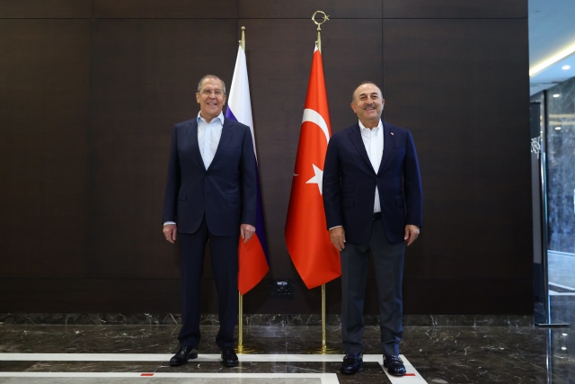 Министр иностранных дел России Сергей Лавров и министр иностранных дел Турции Мевлют Чавушоглу