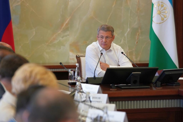 Глава Башкирии Радий Хабиров на заседании оперативного штаба по недопущению распространения коронавирусной инфекции на территории региона 