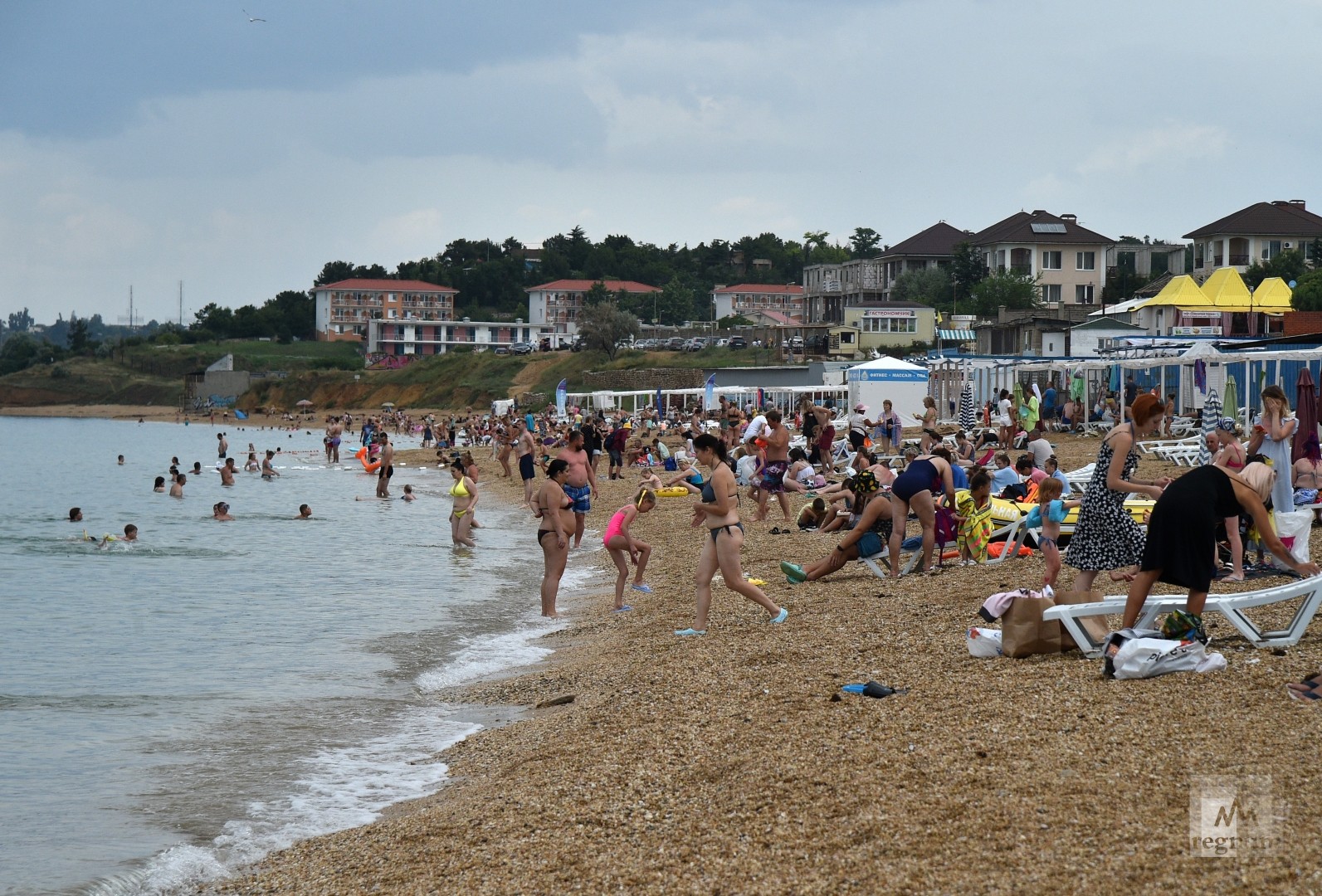 Адмиральская лагуна севастополь. Пляж любимовка. Парк учкуевка севастополь. Пляж учкуевка севастополь. Карантинная бухта в севастополе.