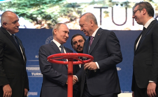 Владимир Путин и Реджеп Тайип Эрдоган на церемонии ввода в эксплуатацию газопровода «Турецкий поток». Стамбул. 2020