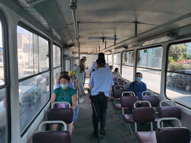 Проверка соблюдения масочного режима в общественном транспорте Самары