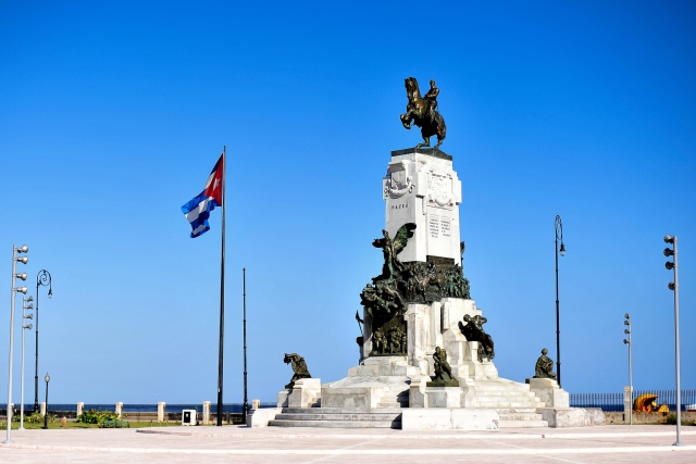 Памятник Антонио Масео в Гаване. Куба 