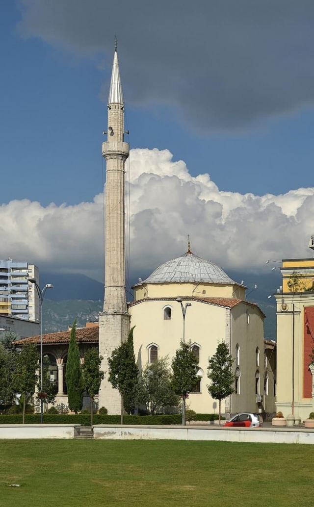 Мечеть Этхем-бей, Тирана, Албания