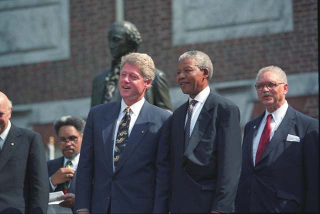 Билл Клинтон и Нельсон Мандела. 1993 