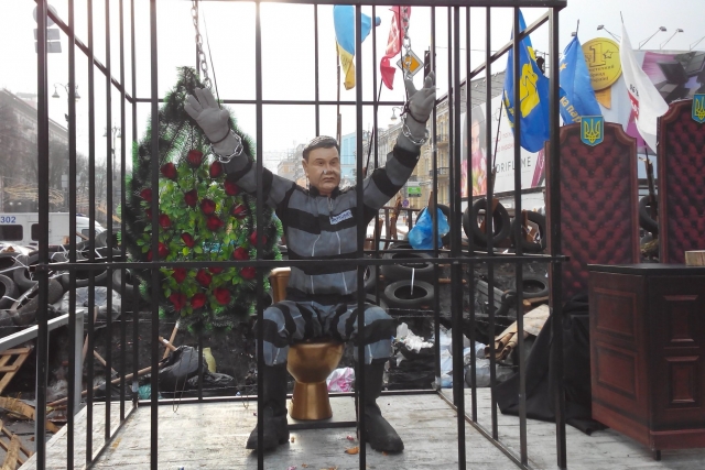 Манекен Януковича на Майдане