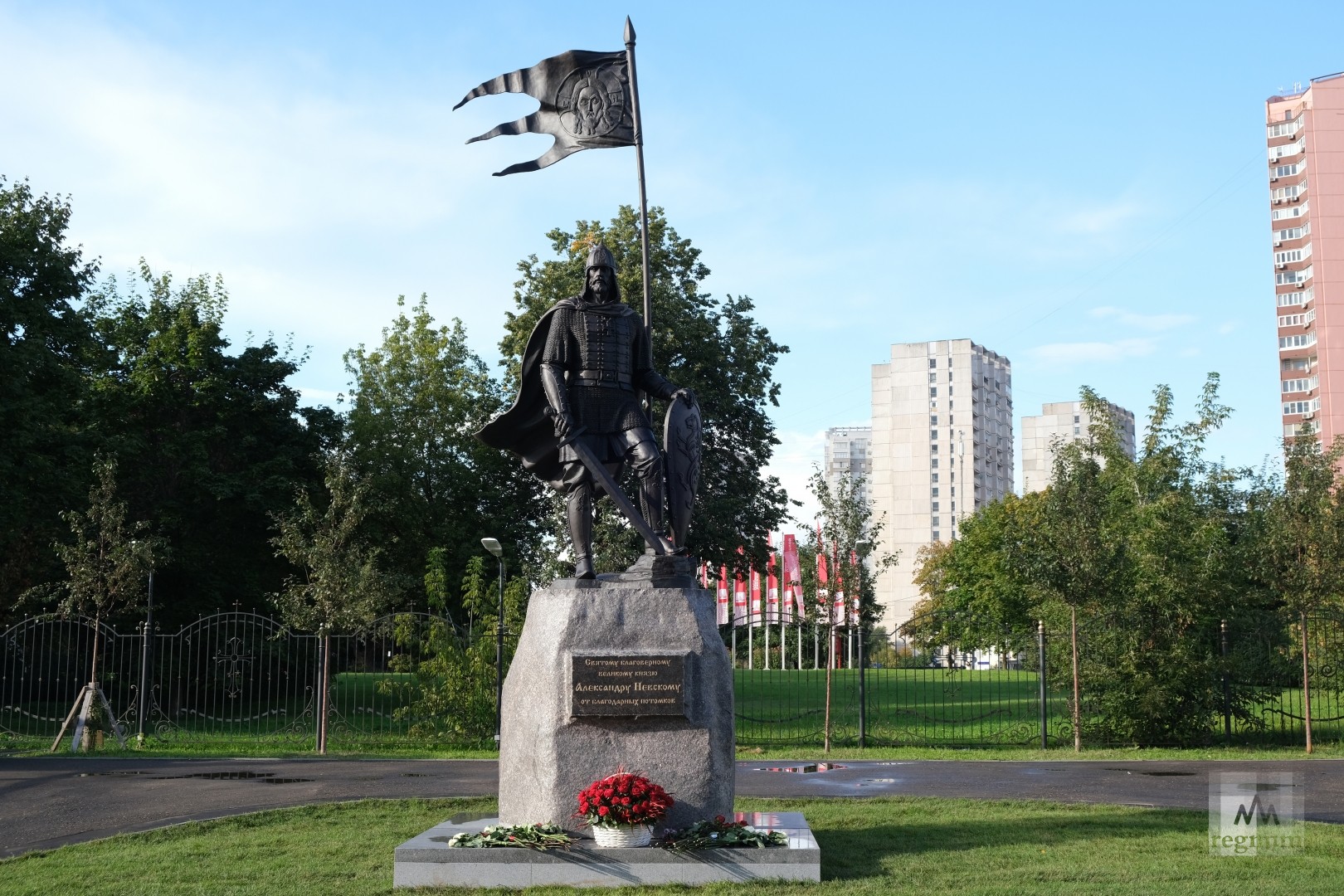 Памятник Александра Невского в Москве