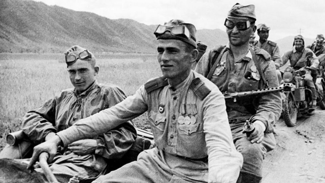 Советские солдаты. Южно-сахалинская операция. 1945