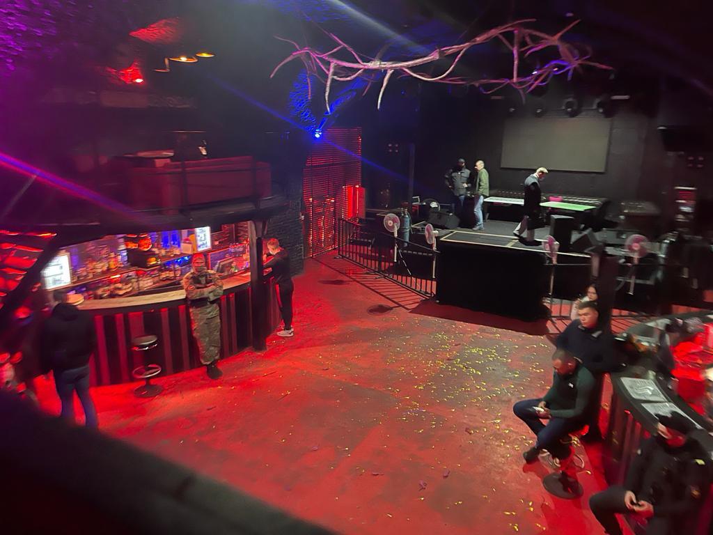 Санкт-петербург гороховая улица 47 hefner club. Санкт петербург закрывают клубы. Клуб на зодчего росси. Запрет концертов. Облава в ночном клубе спб.