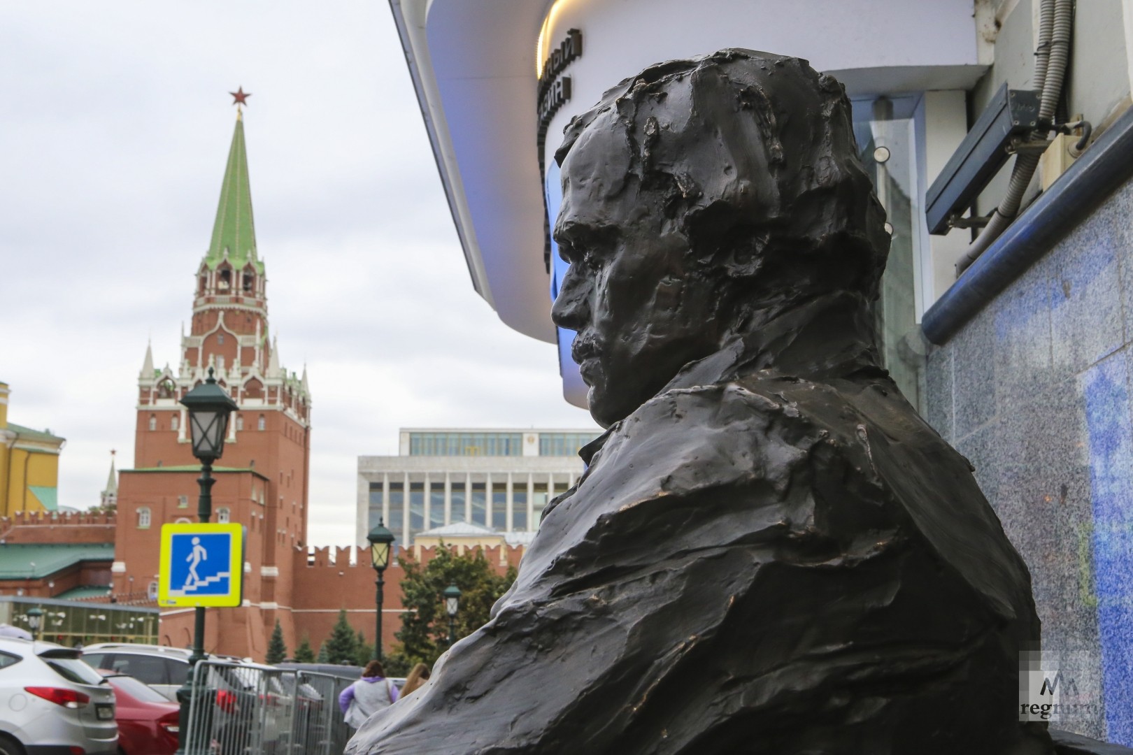 Памятник молодому Достоевскому
