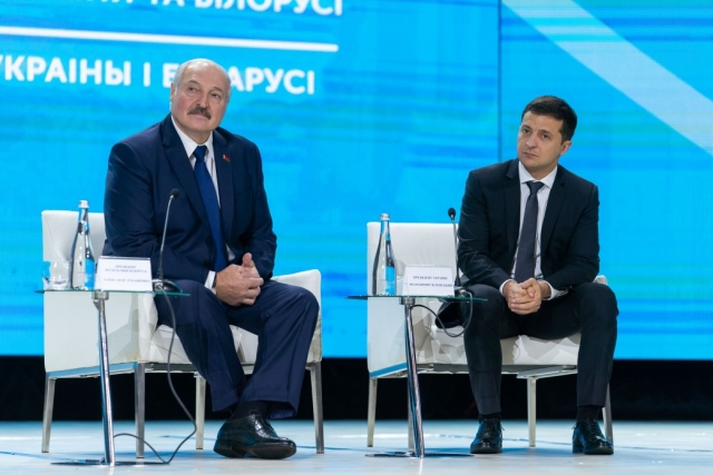 Президент Белоруссии Александр Лукашенко и президент Украины Владимир Зеленский