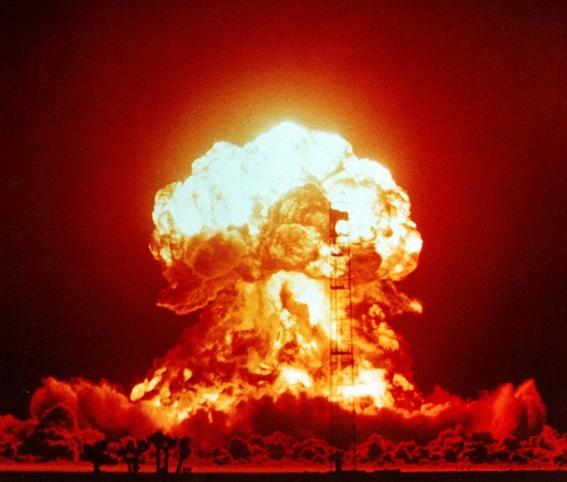 Взрыв британской ядерной бомбы. Невада. 1953