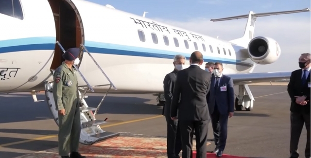 Министр иностранных дел Индии прибыл в Армению