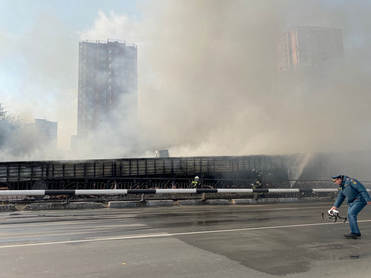 Пожар владивосток 2006. Некрасовский рынок Владивосток пожар. Пожар на Некрасовском рынке Владивосток. Некрасовская 84 Владивосток пожар. Рынок на Некрасовской Владивосток сгорел.