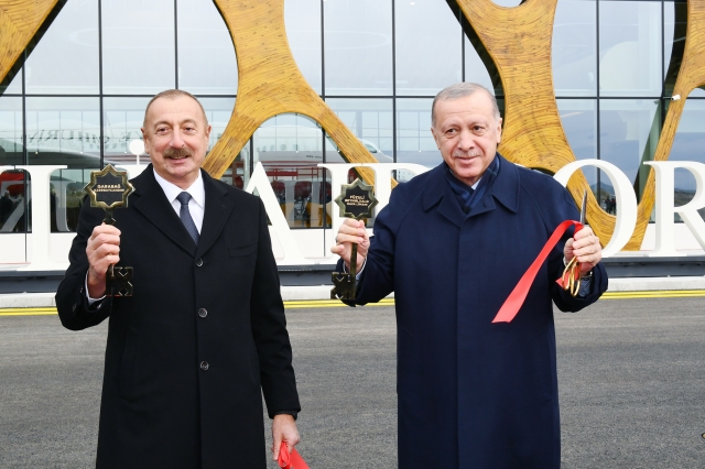 Президент Азербайджана Ильхам Алиев и президент Турции Реджеп Эрдоган на открытии Физулинского международного аэропорта