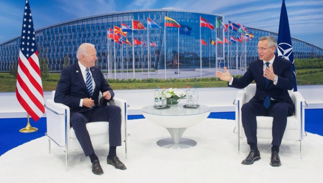 Генеральный секретарь Йенс Столтенберг приветствовал президента США Джо Байдена на саммите НАТО в Брюсселе