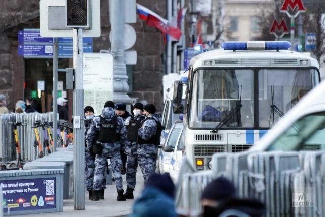 Полиция на Пушкинской площади
