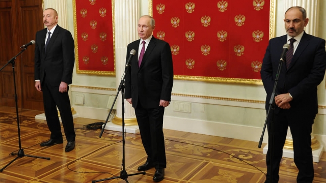 Президент Азербайджана Ильхам Алиев, президент России Владимир Путин и премьер-министр Армении Никол Пашинян