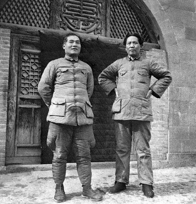 Чжан с Мао Цзэдуном в Яньань, 1938