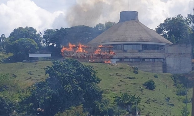 Поджог здания парламента на Соломоновых островах