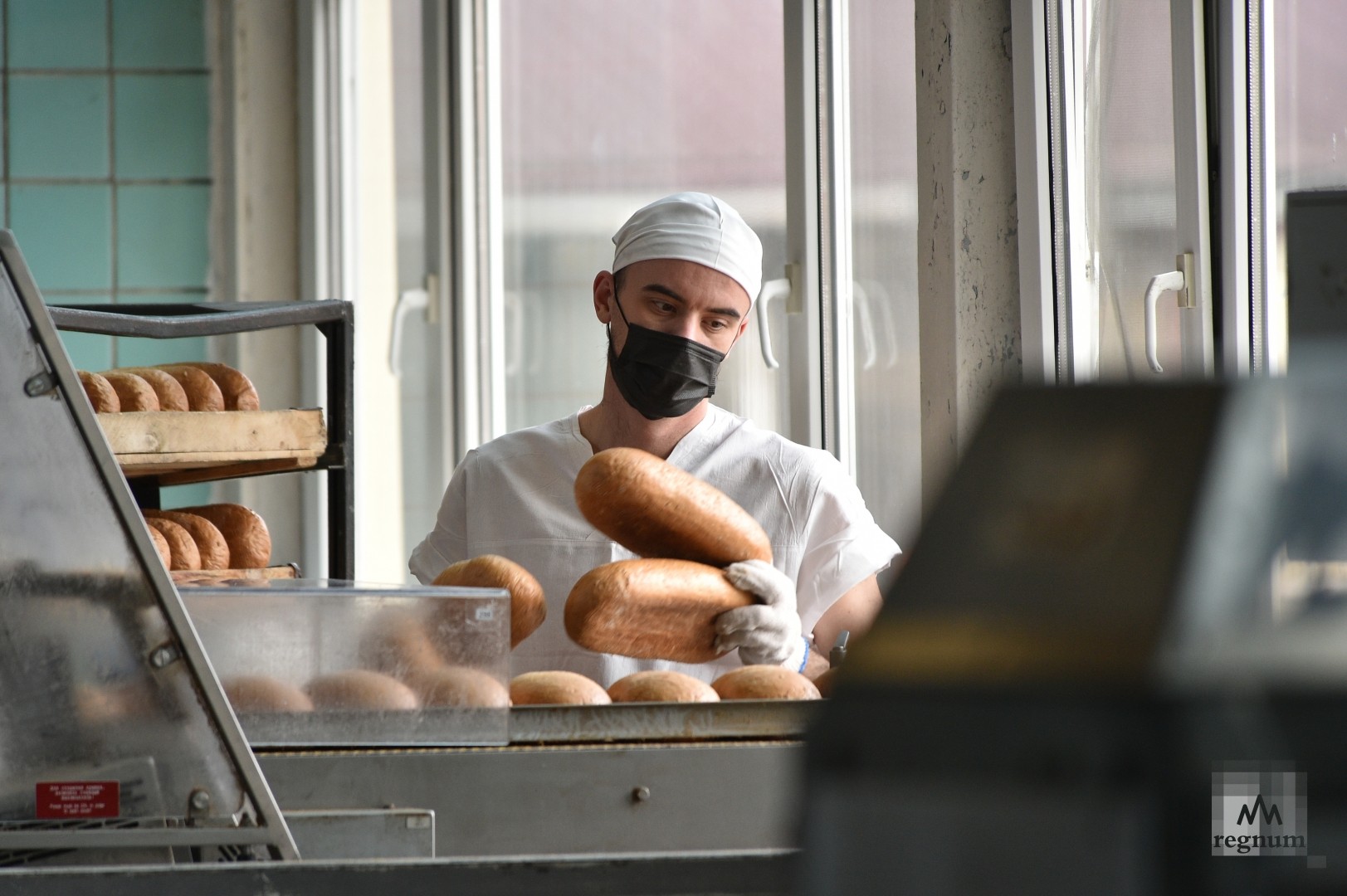 Фасовочный цех севастопольского предприятия «Царь хлеб»