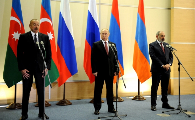 Президент Азербайджана Ильхам Алиев, президент России Владимир Путин и премьер-министр Армении Никол Пашинян. Сочи. 2021 
