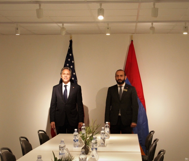 Министр иностранных дел Армении Арарат Мирзоян и госсекретарь США Энтони Блинкен
