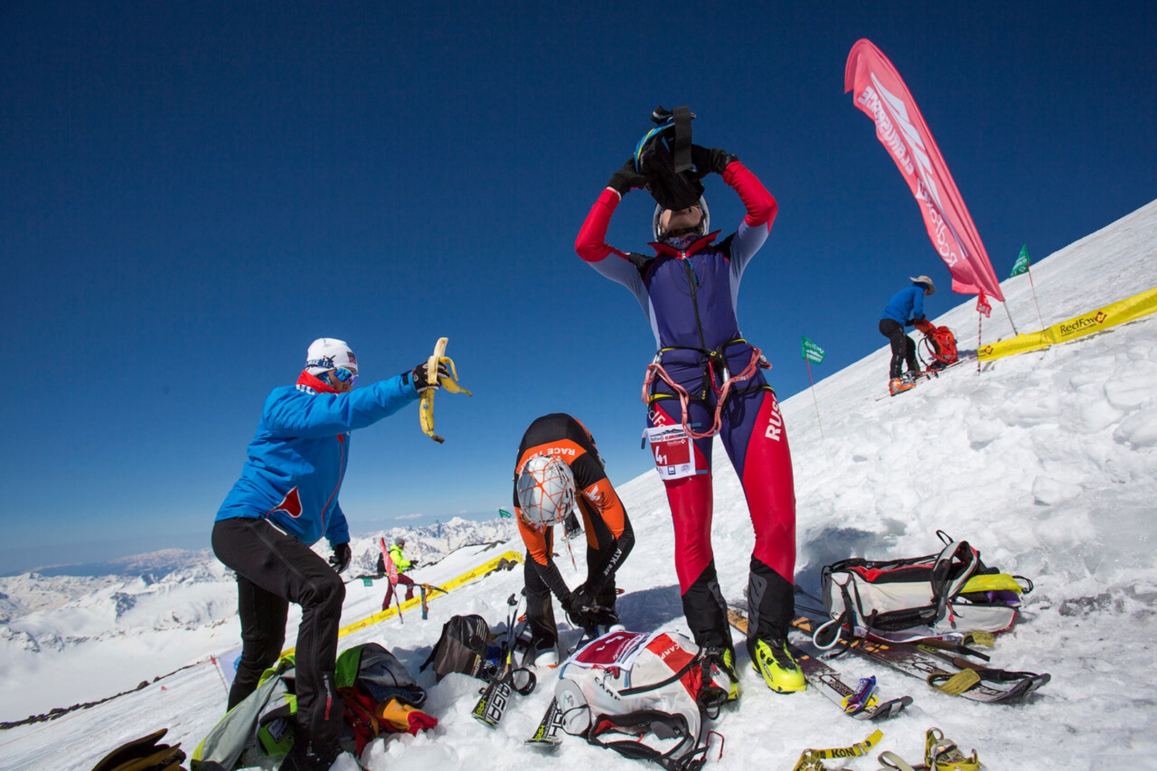 Короткий отдых ски-альпинистов