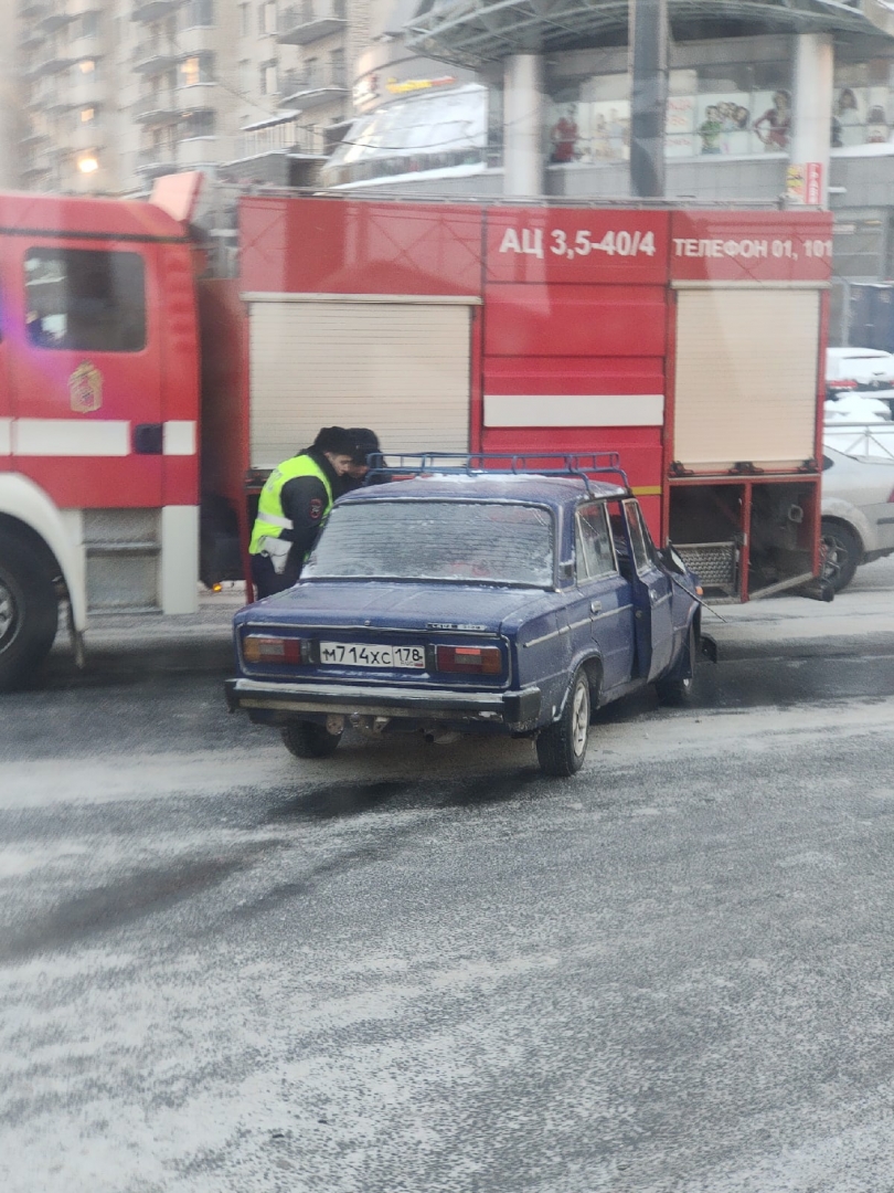 В ДТП погибла пассажирка автомобиля ВАЗ (цитата группы «ВК» ДТП и ЧП | Санкт-Петербург | Питер Онлайн | СПб)