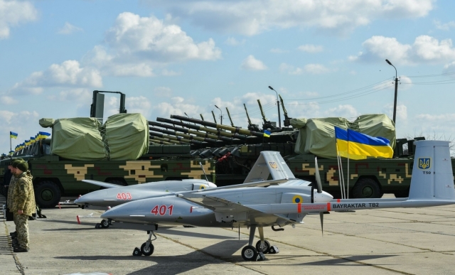 «Вакцину выпустили, теперь можно и «байрактары»». Украина строит завод по производству дронов