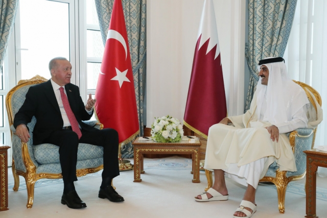 Президент Турции Реджеп Тайип Эрдоган и эмир Катара Тамим бин Хамад Аль Тани 
