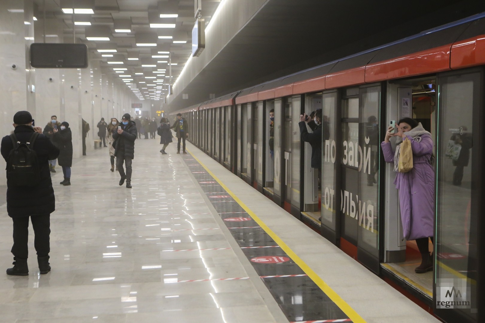На станции очень пыльно. Станция метро «Зюзино». БКЛ. Москва