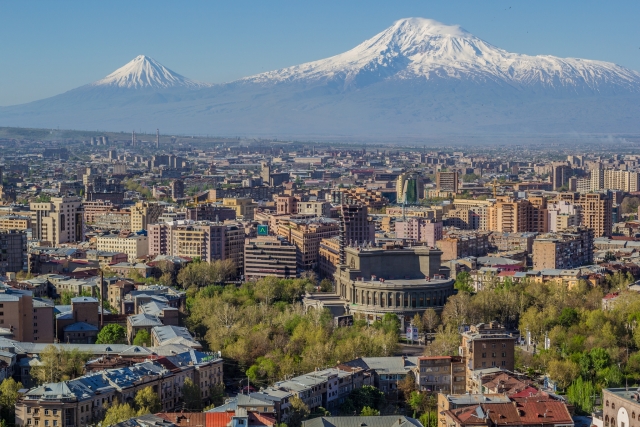 Ереван у подножья Арарата 