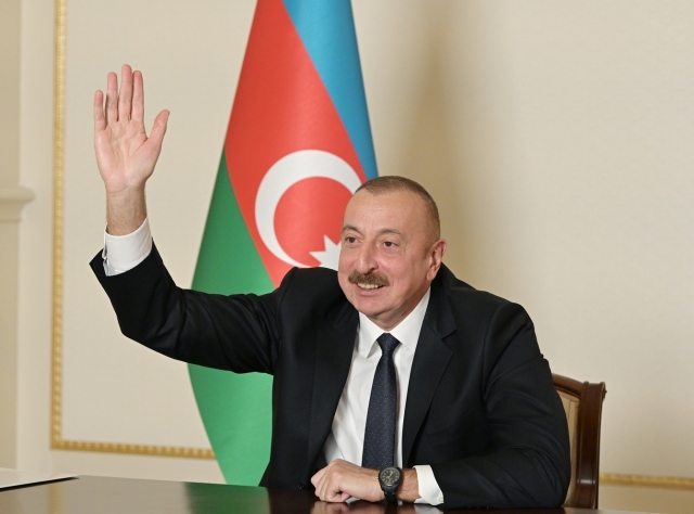 Президент Азербайджана Ильхам Алиев во время обращения к азербайджанскому народу 10 ноября 2020г