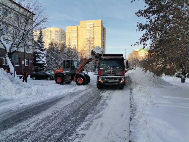 Уборка снега. Тюмень