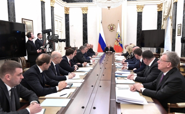 Совещание Владимира Путина с членами Правительства 