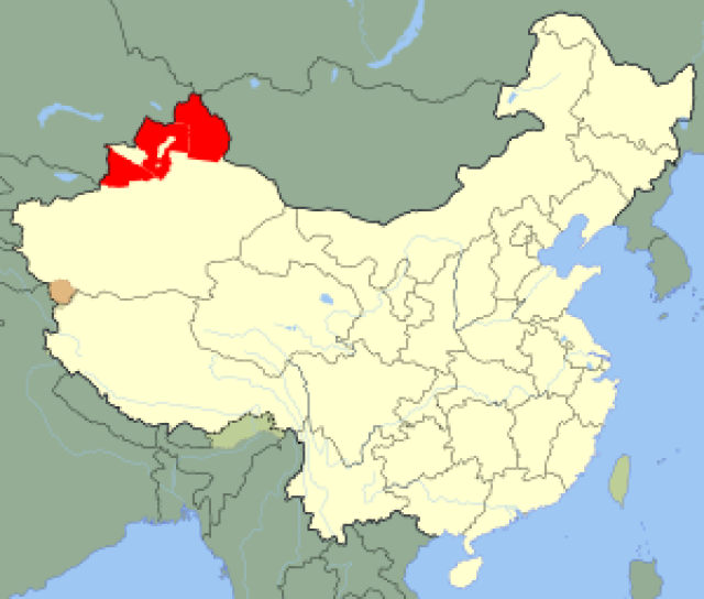 Восточно-Туркестанская Революционная республика. Территории, контролировавшиеся Восточно-Туркестанской Республикой (выделено красным)