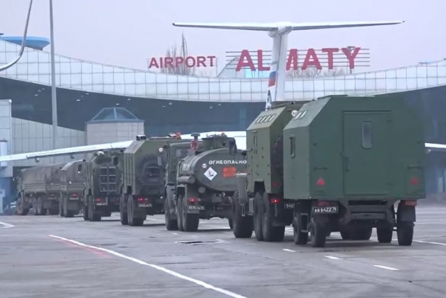 Переброска основных сил российского контингента миротворческих сил ОДКБ на аэродром города Алма-Аты