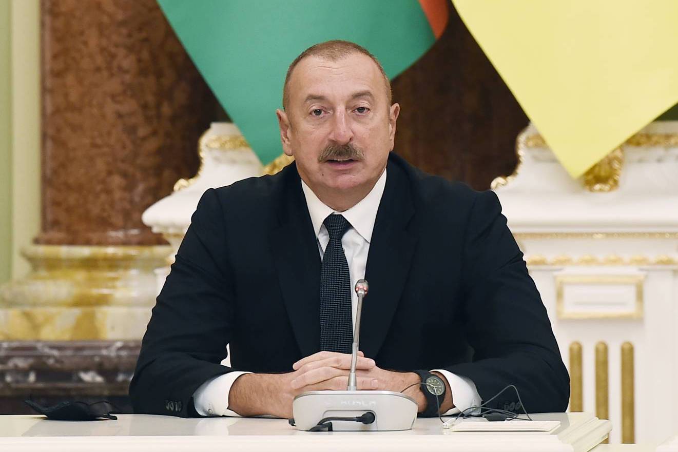 Ильхам Алиев во время визита на Украину 