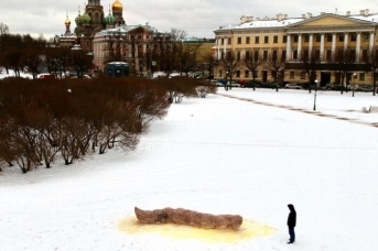 Арт-объект на Марсовом поле в Петербурге (личная страница Ивана Волкова)