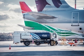 «Газпром нефть» заправит российские авиакомпании за рубежом экотопливом