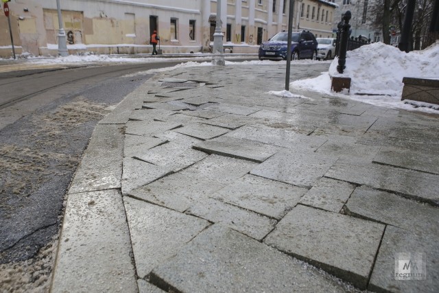 Тротуар московская область. Тротуары в Москве. Тротуар в центре Москвы. Тротуары в Москве зимой. Московская плитка на улице.