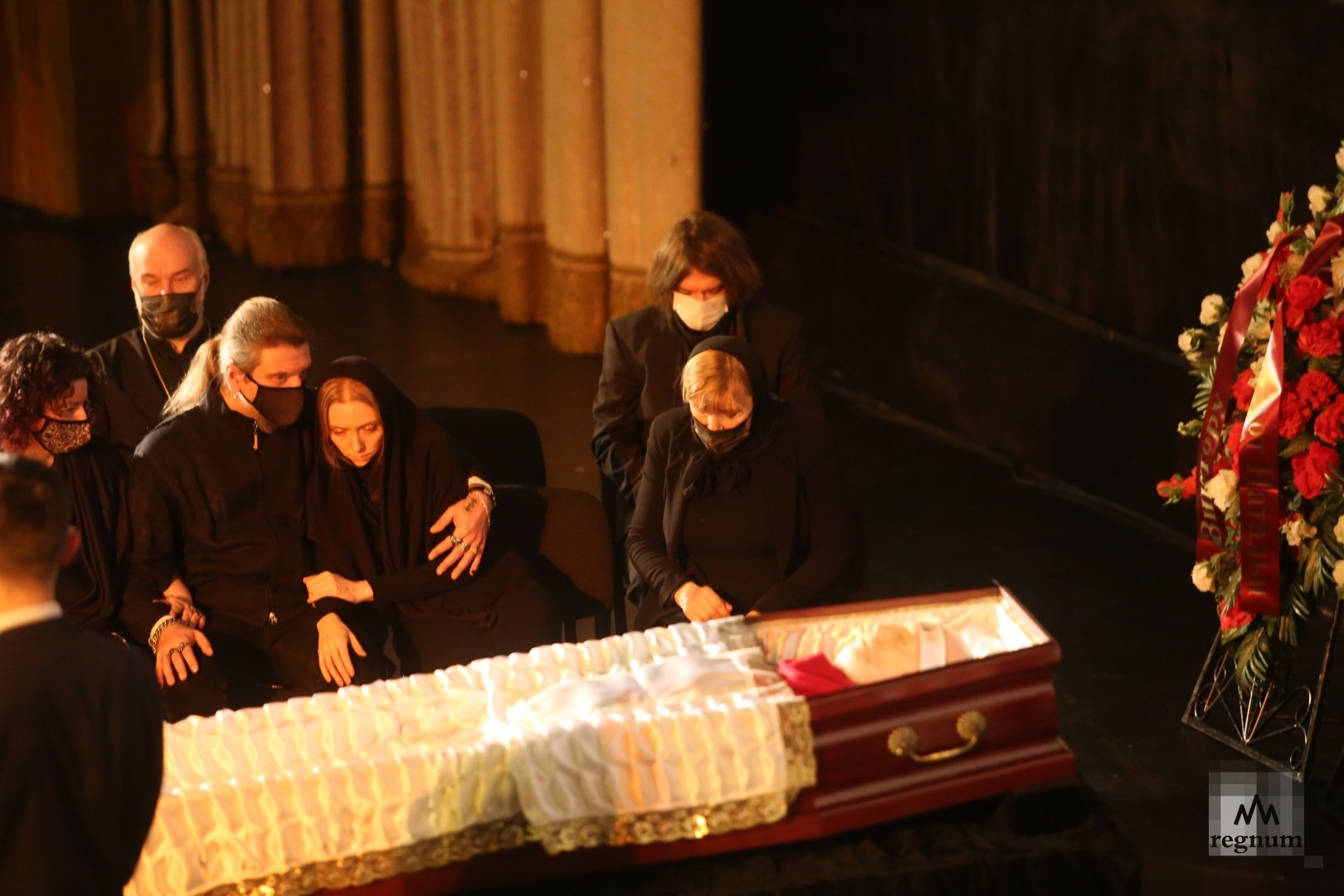 Похороны виктора щербакова. В Москве простились с Виктором Мережко. Прощание с Виктором Мережко.