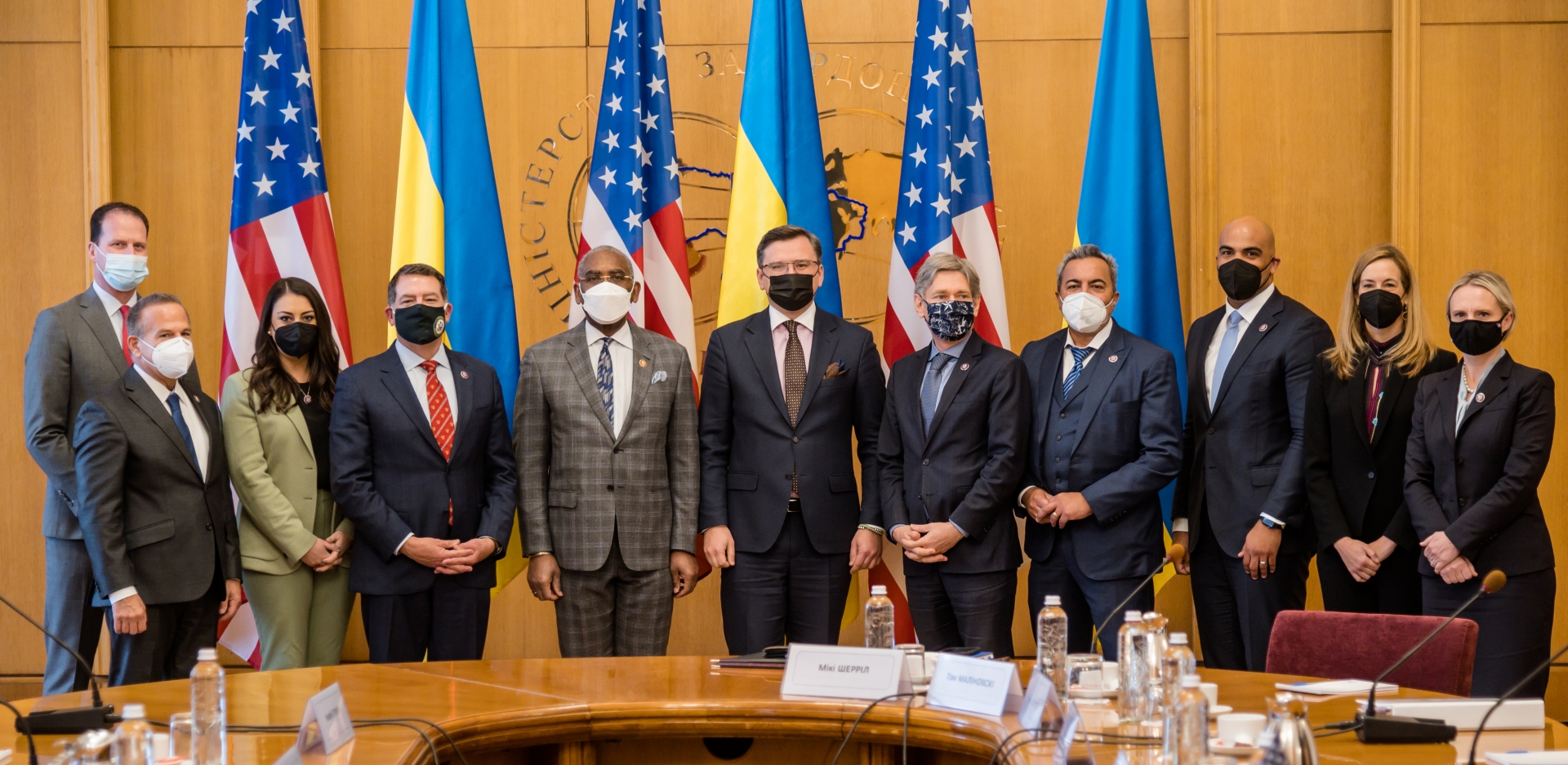 Глава МИД киевского режима Дмитрий Кулеба на встрече с делегацией Конгресса США