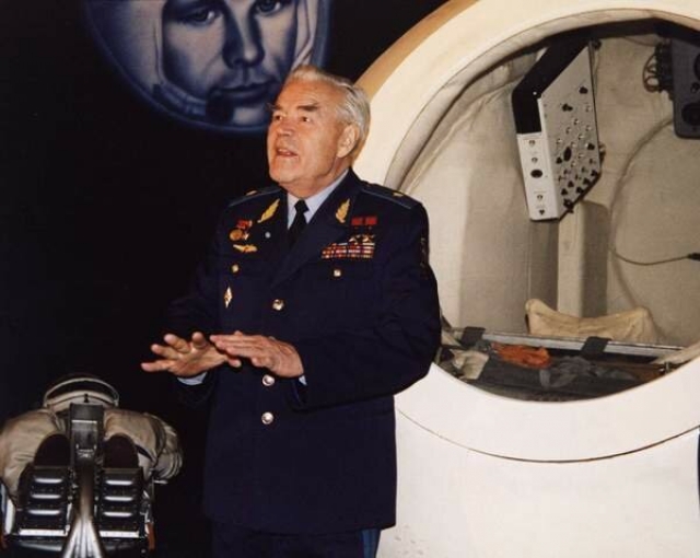 Андриян Николаев в музее космонавтики в селе Шоршелы Марпосадского района Чувашии