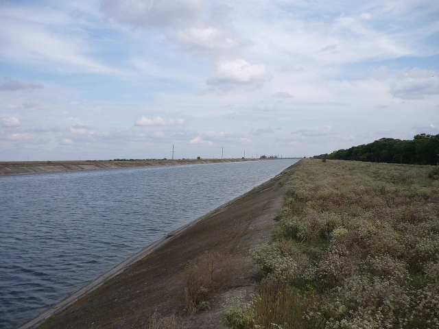Северо-Крымский канал, заполненный водой